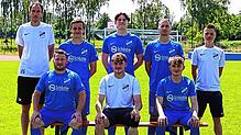 Hintere Reihe von links: Bernd Krebs (Co-Trainer), Jan Weber, Sidney Strauss, Ronald Parti, Dennis Weiß (Trainer) Vordere Reihe von ...