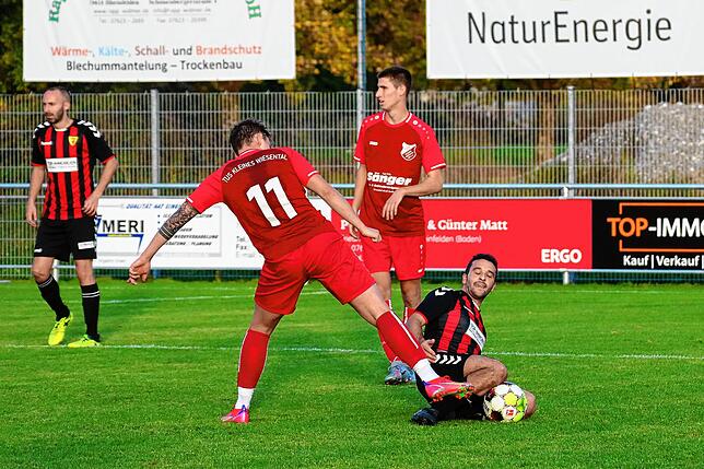 Bild 8: TuS Kleines Wiesental sichert sich ein 2:2 beim Tabellenführer FSV Rheinfelden II &ndash; wird haben die Bilder!
