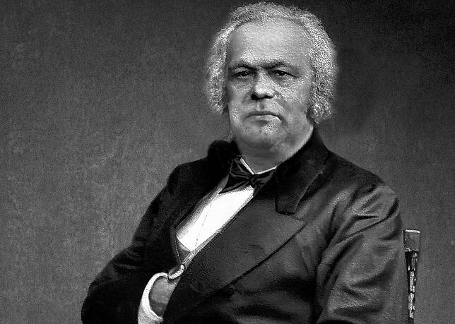So ähnlich sah Marx vermutlich aus, wenn er sich in Algier für eine Totalrasur entschieden hat. Ob er das tat, ist leider nicht bekannt.