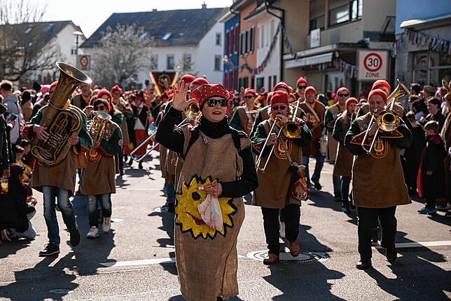 Bild 47: Unvergessliche Bilder vom Rosenmontagsumzug in Gottmadingen: So bunt war die Fasnacht 2025!