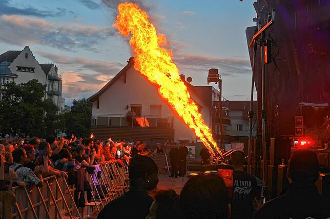 Bild 3: Saltatio Mortis heizten dem Publikum ein – hier gibt‘s die besten Fotos vom Hohentwielfestival