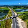 So sieht die B31-neu, die Immenstaad mit Friedrichshafen verbinden wird, aus der Luft aus. Heute wird ein Teilstück für den Verkehr ...