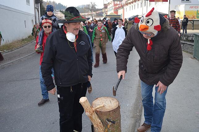 Bild 4: Bilder von den Narrentagen in Eigeltingen &ndash; Der Narrenbaum