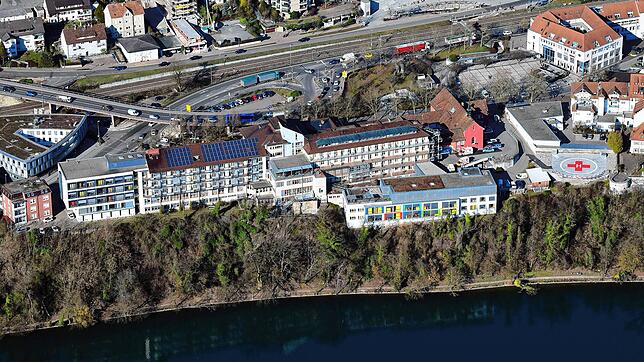 Das Klinikum Hochrhein in Waldshut von oben gesehen. Der Kreis Waldshut gilt offiziell als corona-frei.
