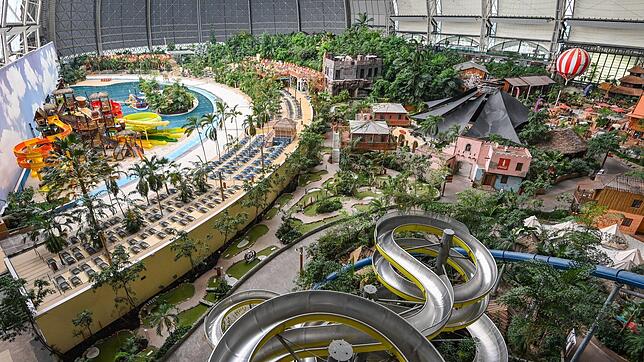 Das Tropical Islands in Deutschland gehört zu den größten Indoor-Wasserparks der Welt.