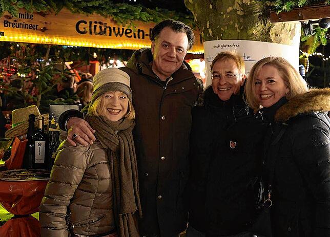 Bild 21: Der Hincooker backt für die Konstanzer Tafel: Bilder der Spendenaktion auf dem Weihnachtsmarkt