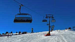 So schneereich wie hier im Januar war es nicht immer am Feldberg &ndash; was für die Betreiber der Skilifte eine finanzielle ...