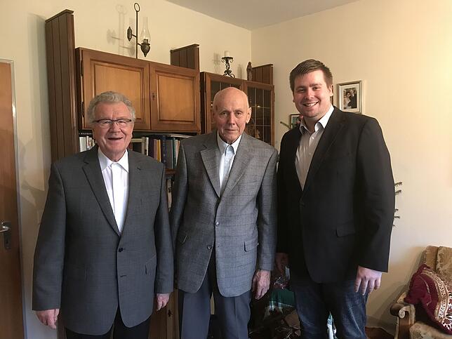 Foto v.l. Franz Schuhmacher (ehem. MdL), Albert Meier (Jubilar), Michael Steinemann (CDU-Bezirksgeschäftsführer).