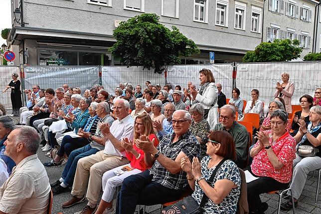 Am Ende gibt es von manchen Besuchern auch Standing Ovations.
