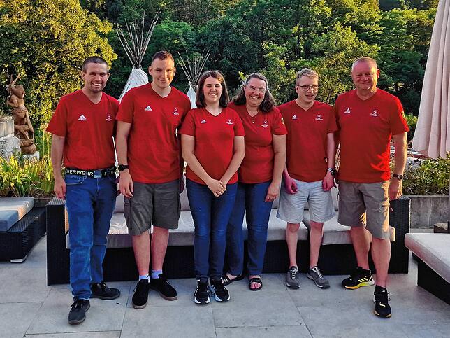 Das Athleten- und Trainer-Team von Special Olympics Hochrhein in Berlin bei den Weltspielen: David Pancke (von links, Radfahrer), ...