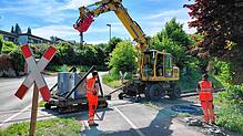 Die Bauarbeiten am Bahnübergang in der Tuttlinger-Straße laufen auf Hochtouren.