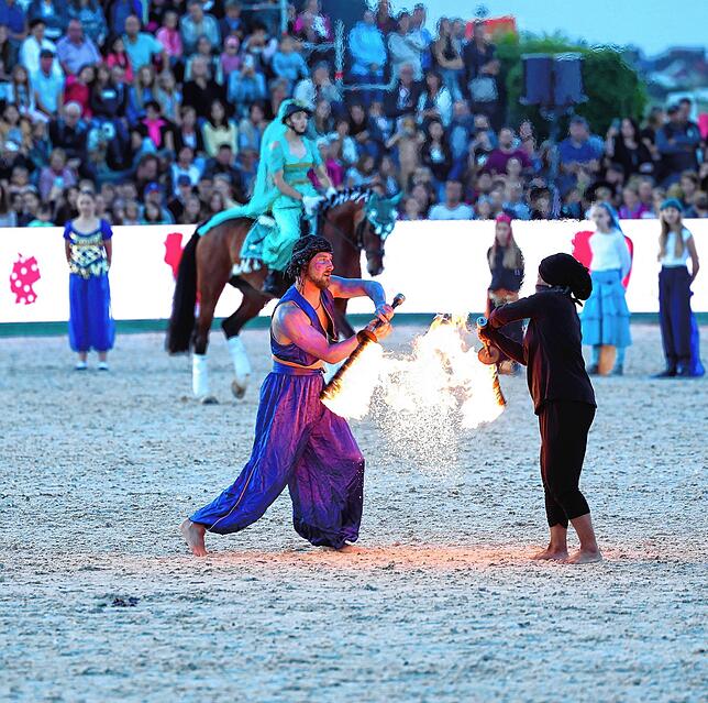 Bild 18: So spektakulär war der Showabend beim Fest der Pferde