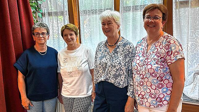 Der Vorstand des Frauenvereins Tiengen: Schriftführerin Sabine Krähenbühl (von links), Vorsitzende Cornelia Maier, die stellvertretende ...