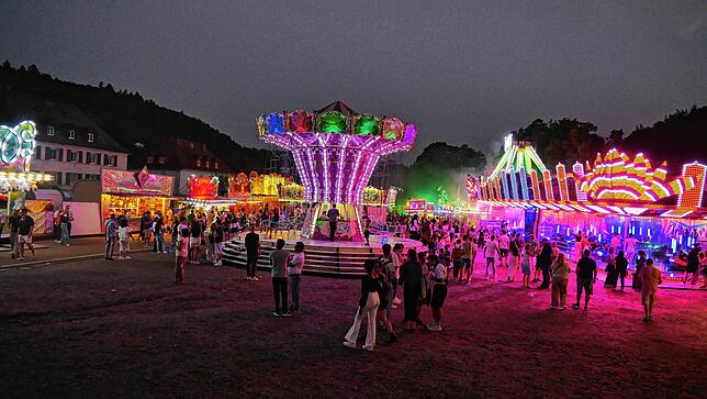 Bild 6: Volles Zelt und super Stimmung auf der Chilbi 2025 in Waldshut – Die besten Bilder
