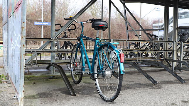Statt alter Baracken soll am Gottmadinger Bahnhof künftig ein modernes Fahrradparkhaus mit mindestens 80 Plätzen stehen.