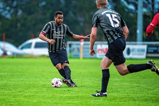 Bild 3: FC Schlüchttal gewinnt Top-Spiel bei der SG Höchenschwand/Häusern mit 3:0 &ndash; und wir haben Bilder!