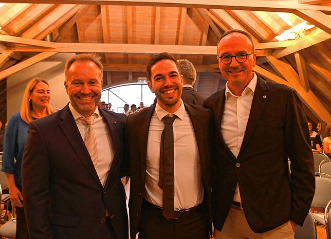 Von links: Bürgermeister Matthias Weckbach, sein Nachfolger Christoph Stolz und der Konstanzer Oberbürgermeister Uli Burchardt.