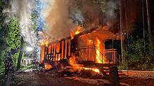 Brand Markdorf Waldkindergarten (Urheber FF Markdorf)Der Bauwagen des Waldkindergartens steht in Brand. Er brannte vollständig aus.