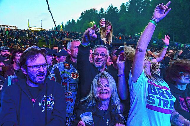 Bild 4: Bilder vom Metalacker: &bdquo;Rage&ldquo; versetzt die Fans der härteren Musik-Gangart in Begeisterung