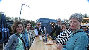 Bild : Bilder von der Jahrhundertparty im Festzelt mit Live-Acts und mega Stimmung