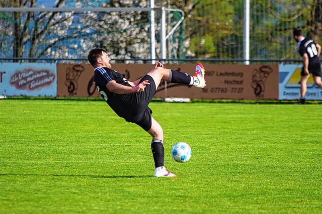 Bild 5: Spvgg. Andelsbach spielt 1:1 gegen SV 08 Laufenburg II – und wir haben Bilder!