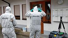 Die Spurensicherung sucht im März 2024 den Tatort in Lienheim ab (Archivbild). Die Staatsanwaltschaft kommt nun zu dem Schluss, dass der ...