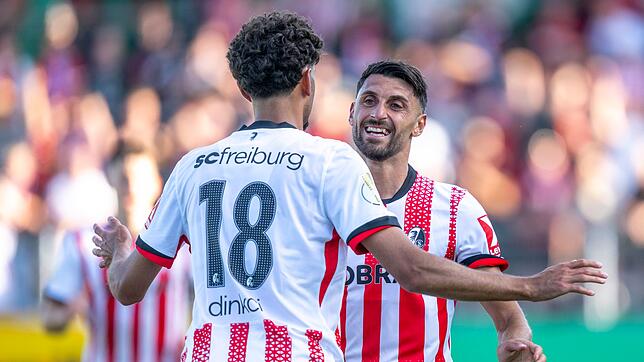 Vincenzo Grifo (r.) ist seit Jahren Freiburgs beständigster Offensivspieler.