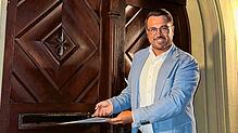 Der Reichenauer Hauptamtsleiter Mario Streib hat am vergangenen Wochenende seine Bewerbungsunterlagen für die im November anstehende ...