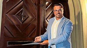 Der Reichenauer Hauptamtsleiter Mario Streib hat am vergangenen Wochenende seine Bewerbungsunterlagen für die im November anstehende ...