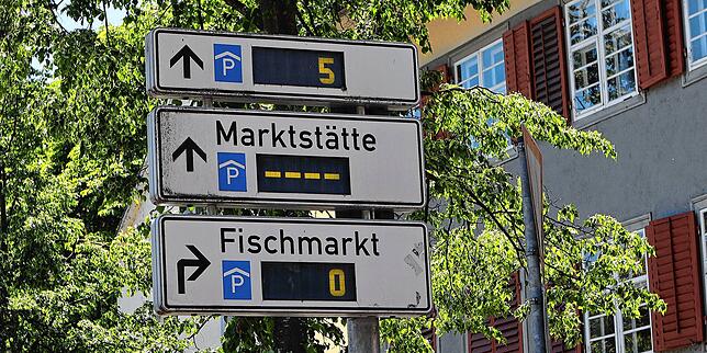 Bereits am späten Vormittag findet man nur noch mit sehr viel Glück einen Parkplatz in der Innenstadt.