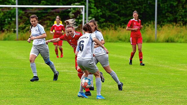 Bild 25: SV Niederhof besiegt SG Ebnet mit 4:1 im Hinspiel der Verbandsliga-Relegation &ndash; wir haben Bilder!