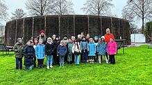 Die 3d der Grundschule Bad Dürrheim lernet die Geheimnisse der Heimat kennen und vor allem viel über Salz und Sole. Bild: Kubä