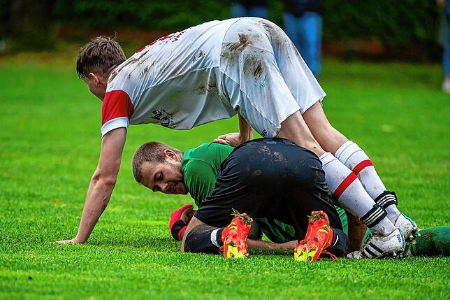 Bild 1: FC Hochrhein gewinnt gegen die SG Weilheim/Gurtweil mit 4:1 &ndash; und wir haben Bilder!