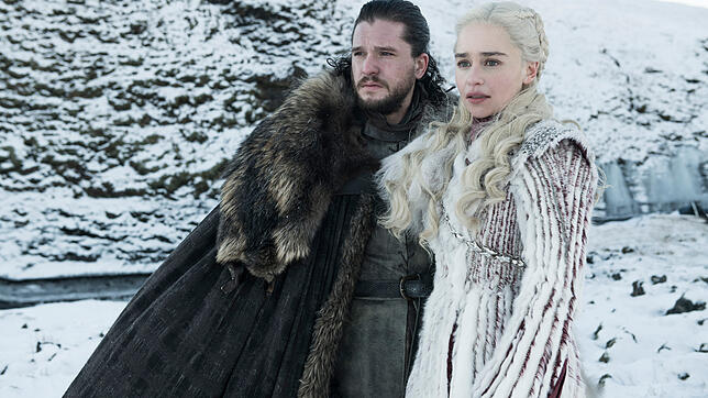Kit Harington als Jon Schnee und Emilia Clarke als Daenerys Targaryen in einer Folge der achten Staffel der Serie "Games of Thrones" . ...