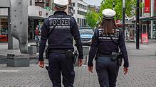 Die Singener Polizei im Einsatz in der Innenstadt.