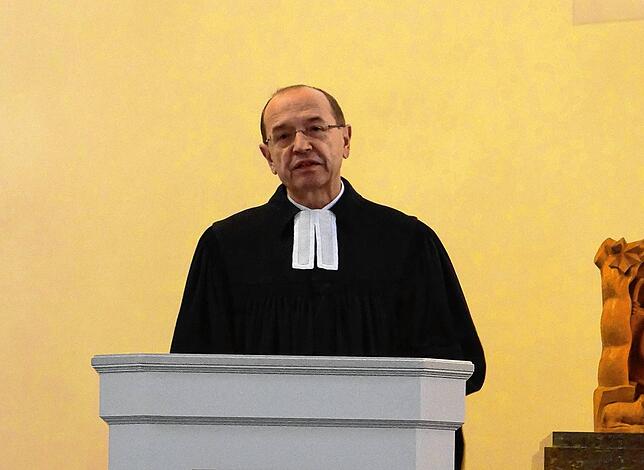 Der evangelische Pfarrer Winfried Oelschlegel.
