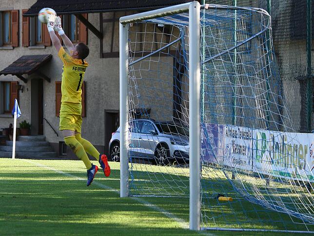 Bild 21: FC Erzingen müht sich in der Verlängerung zum 3:2-Pokalsieg beim Lokalrivalen FC Geißlingen &ndash; und wir haben Bilder!