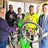 Ortsvorsteher Ralf Mayer (von links), Kristof Ehrlich (Radverkehr-Koordinator), Martin Baldenhofer (ILE), Ralf Stolz (BUND) sowie ...