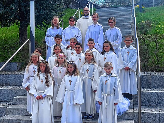Erstkommunion in Brigachtal und Marbach: Matteo Barthelmeß, Anuuk Grzechowiak, Elia Häfele, Johanna Hiersig, Chayenn Hirt, Henni Mayer, ...