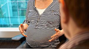 Das Beschäftigungsverbot schützt die Gesundheit von Mutter und Kind.