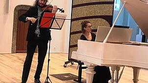 Geiger Mark Johnston und Pianistin Kerstin Mörk in Görwihl. Foto: Karin Steinebrunner