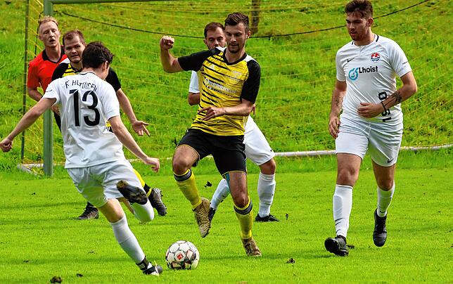 Bild 24: SV Eichsel muss gegen den FC Huttingen mit einem 1:1 zufrieden sein &ndash; und wir haben die Bilder!