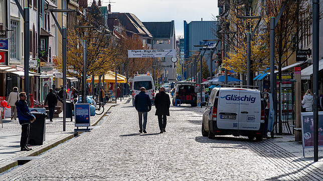 Auch für Handwerker gelten künftig strengere Regeln. Mit einem Maßnahme-Paket will die Stadt den Verkehr in den Fußgängerzonen, wie hier ...