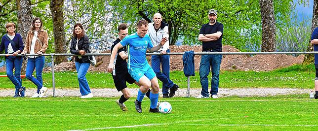 Bild 10: SV Buch besiegt die SG FC Wehr/Brennet mit 1:0 – und wir haben Fotos!