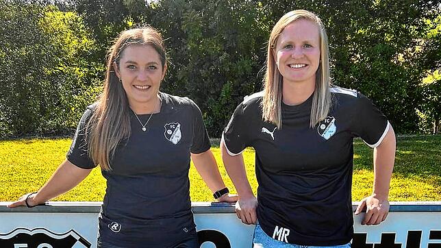 Neuer Schwung: Die neue sportliche Leiterin Svenja Stamm (links) und Mona Reichert als Spielertrainerin wollen die Fußballerinnen des FC ...