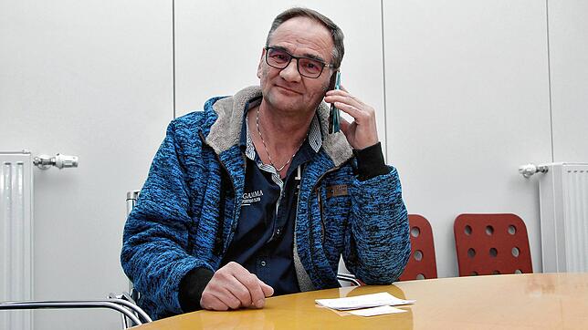 Das Lächeln ist Heinrich Löhrer vergangen. Einen Termin für eine Magenspiegelung zu bekommen, war nicht einfach.
