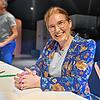 Im Radolfzeller Milchwerk signiert Nora Imlau nicht nur ihre Fachbücher über Erziehung. Sie gab ihren Gästen auch einen individuellen ...
