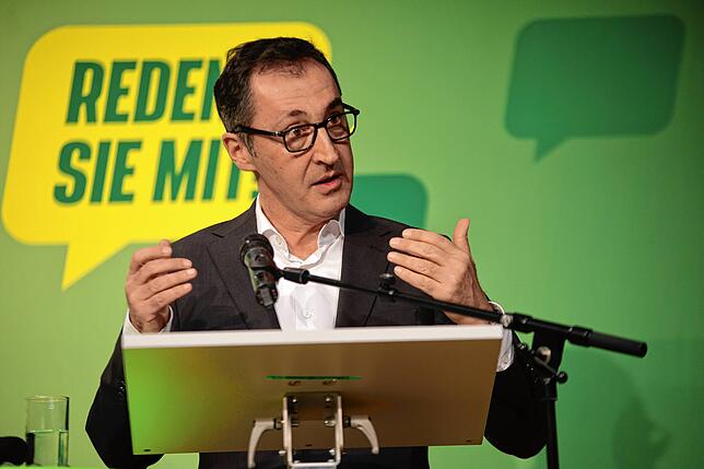Im Wahlkampfmodus: Cem Özdemir, Bundesminister und Spitzenkandidat der Grünen für die Landtagswahl 2026. Er tritt auf, weil ...