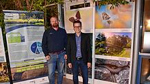Jakob Steffen vom Landschaftserhaltungsverein (links) freut sich wie Bürgermeister Benjamin Mors über die positive Resonanz zur ...