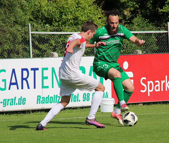 Zweikampf an der Seite.